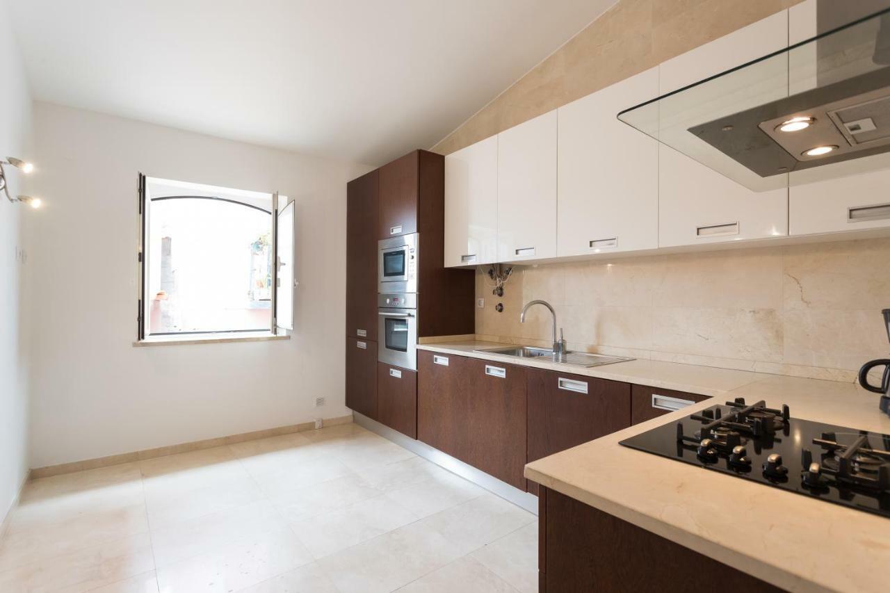 Alfama Modern Two-Bedroom Apartment W/ River View And Parking - By Lu Holidays Лиссабон Экстерьер фото